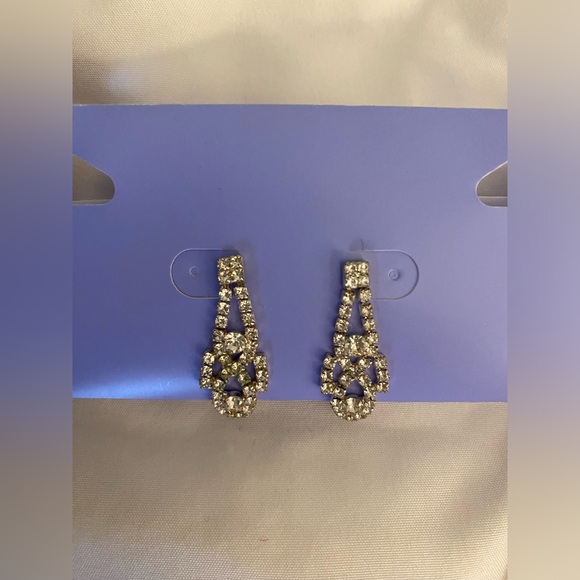 NWT Claire's Rhinestone Silver Necklace and Earring Set - Picture 4 of 7